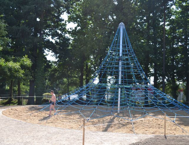 L'arbre à cordes haut de plus de 5 mètres !<br/>